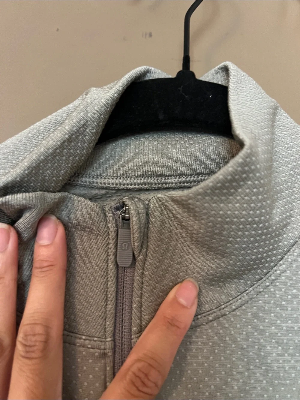 Lululemon Swiftly Relaxed Half Zip in Gull Grey/White - Size 6 - Picture 4 of 7